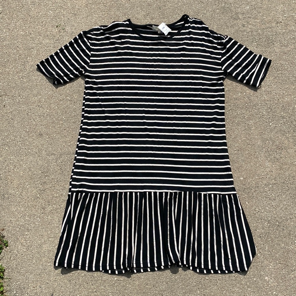 BNWT Daisy Island 80’s Inspired Drop Waist Dress